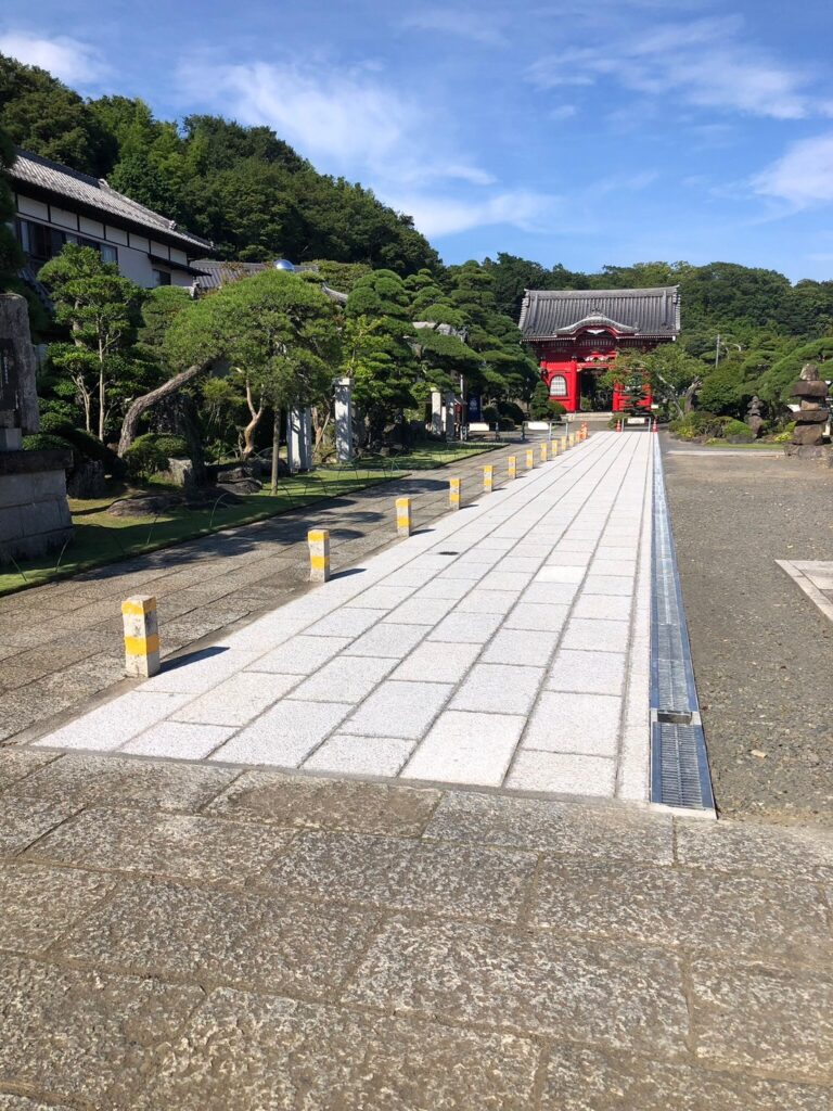 戒珠山 密厳寺 華蔵院 参道敷石